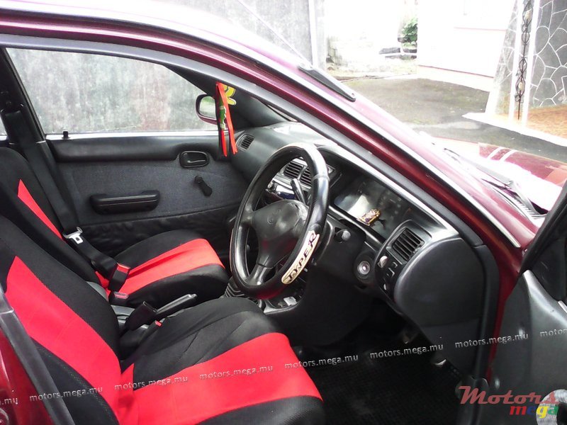 1995' Toyota Corolla 5 vitesse photo #4