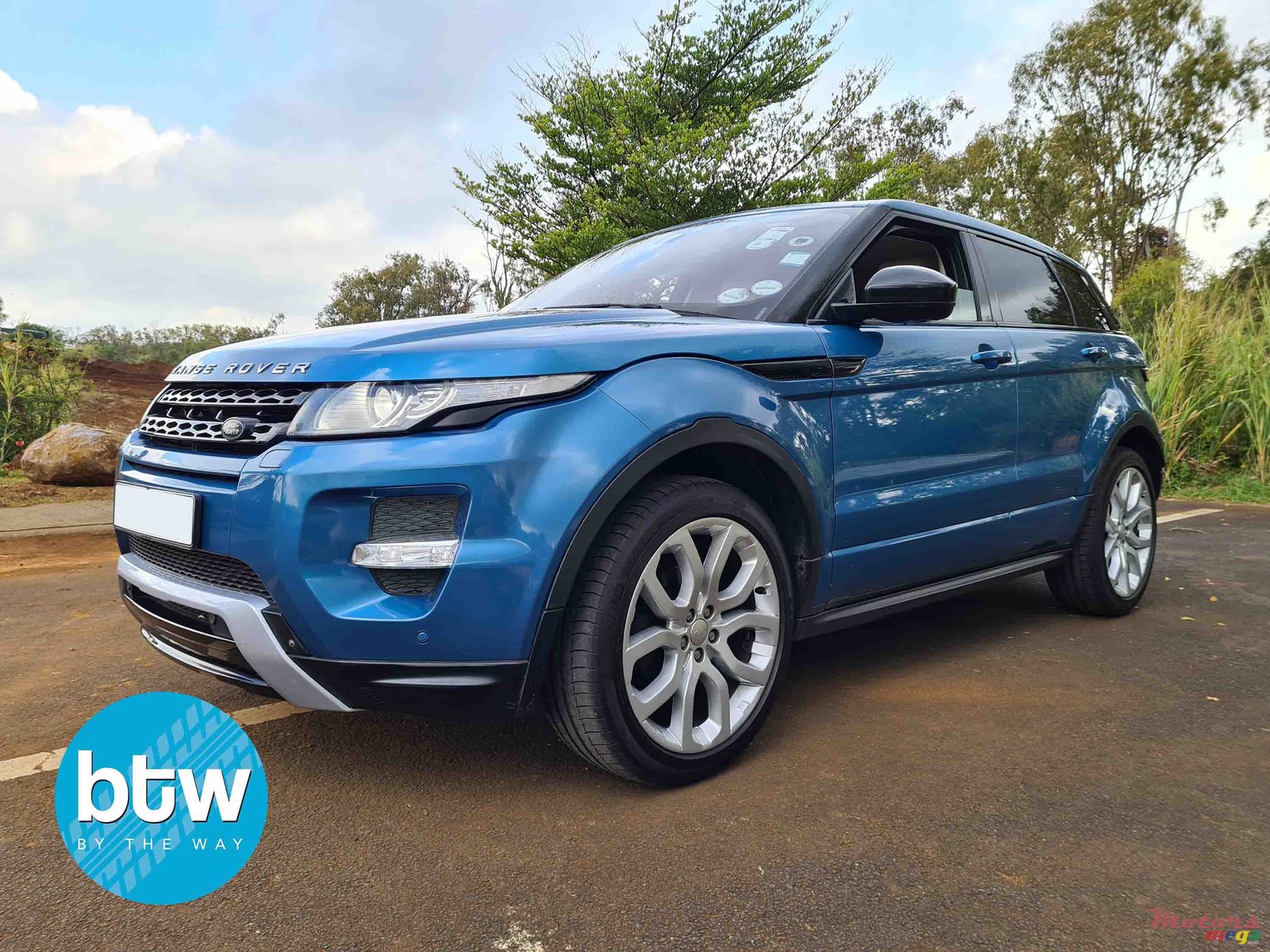 2014' Land Rover Range Rover Evoque photo #2