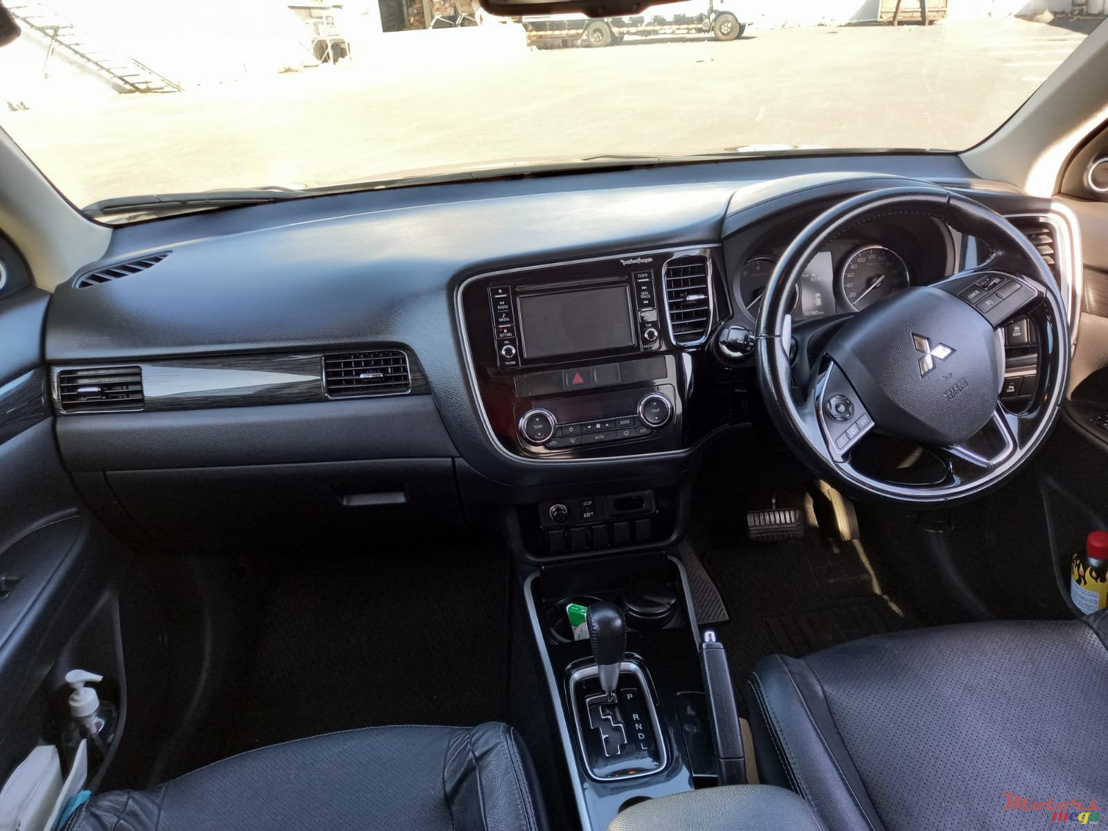 2017' Mitsubishi Outlander photo #5