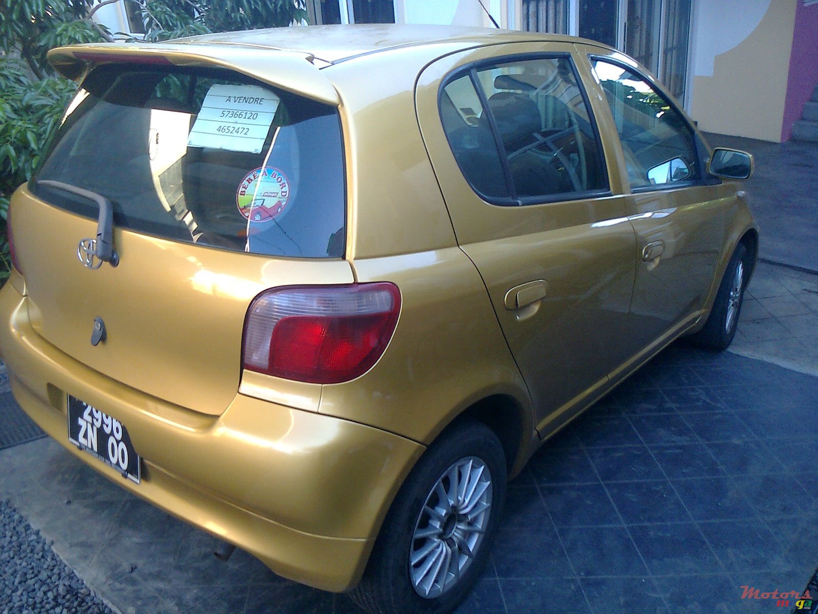 2000' Toyota Vitz photo #1