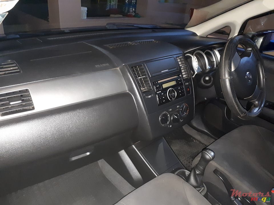 2008' Nissan Tiida photo #4