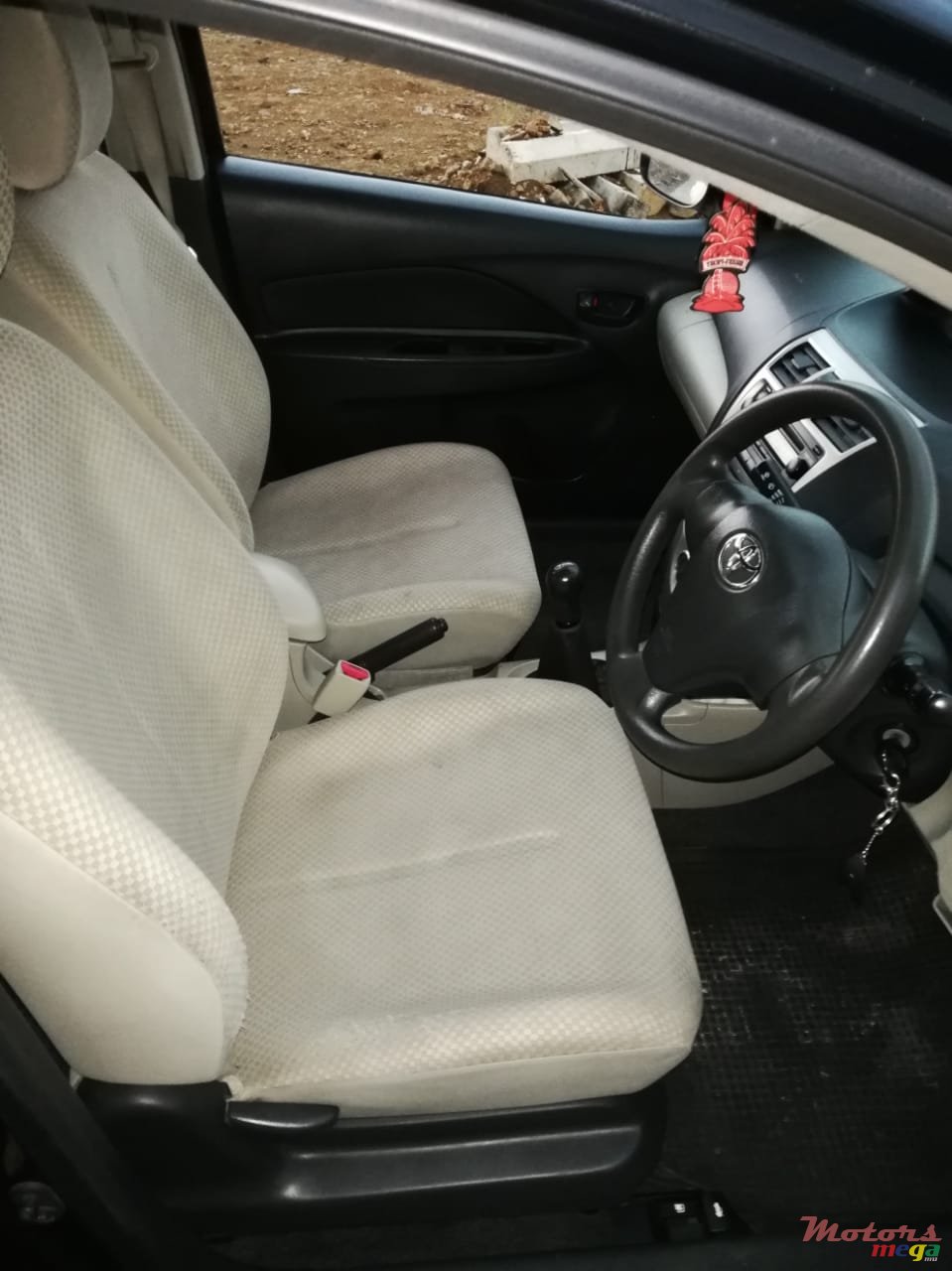 2006' Toyota Yaris photo #5