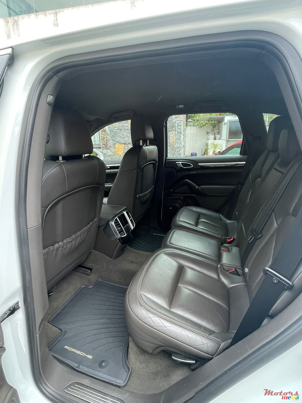 2016' Porsche Cayenne photo #5