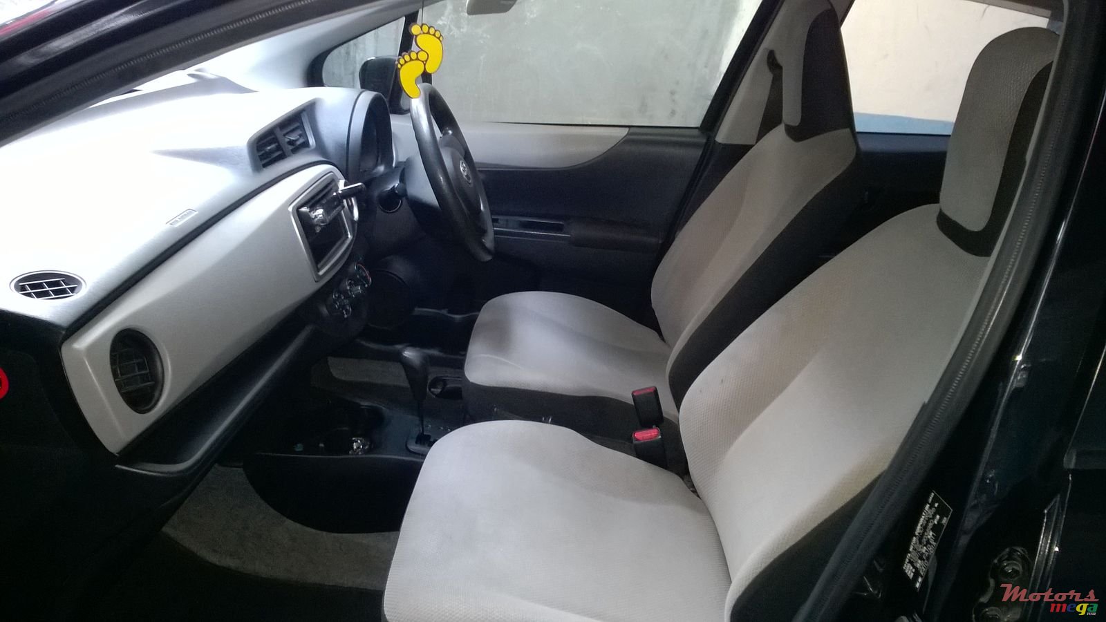 2012' Toyota Vitz photo #5