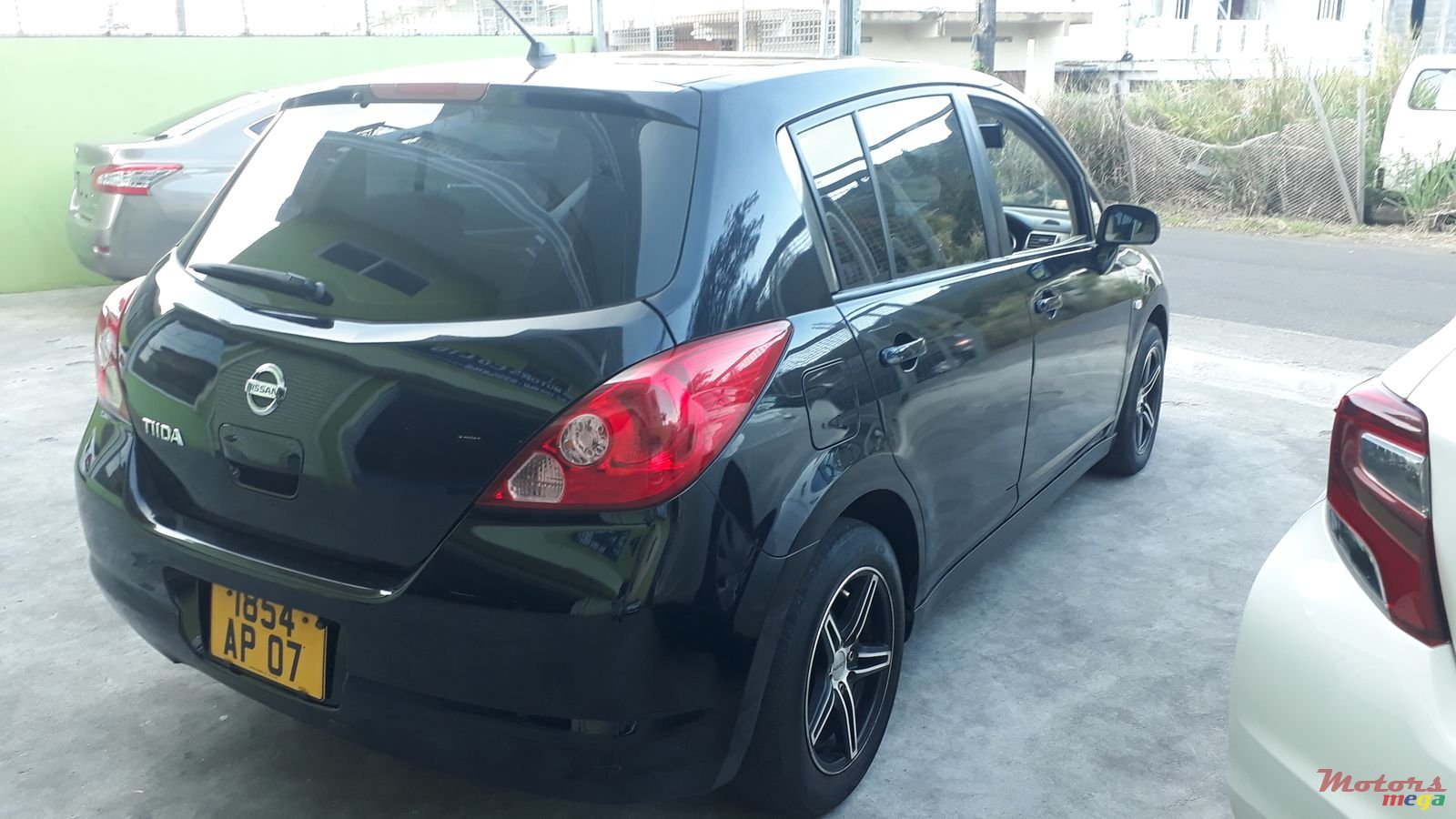 2007' Nissan Tiida photo #2