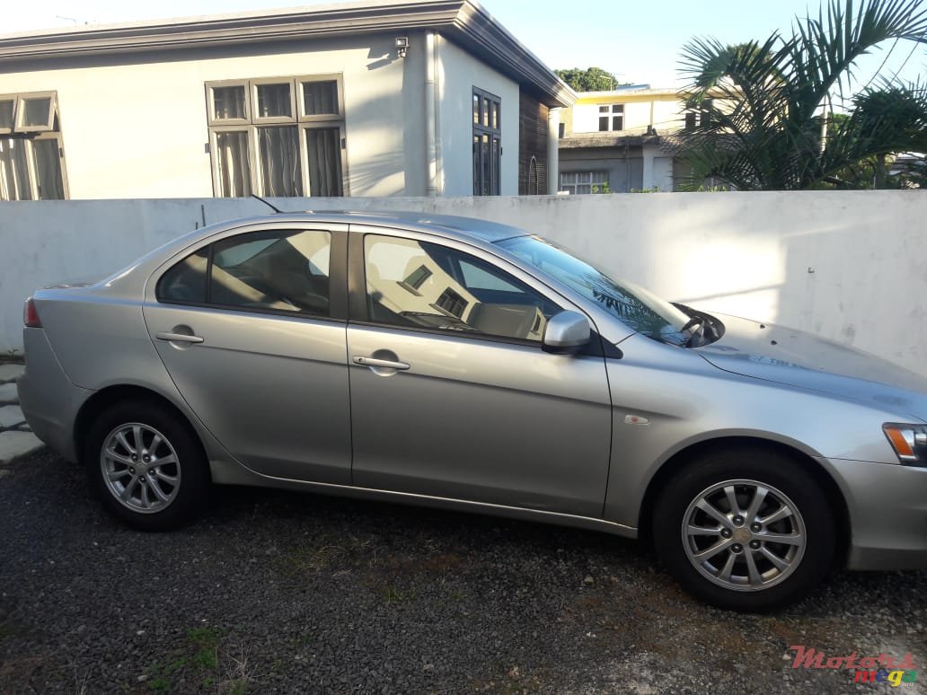 2013' Mitsubishi Lancer Evolution photo #6