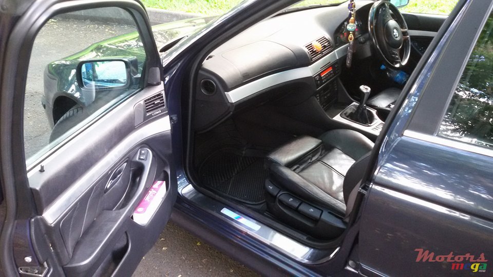 2002' BMW 525i photo #4