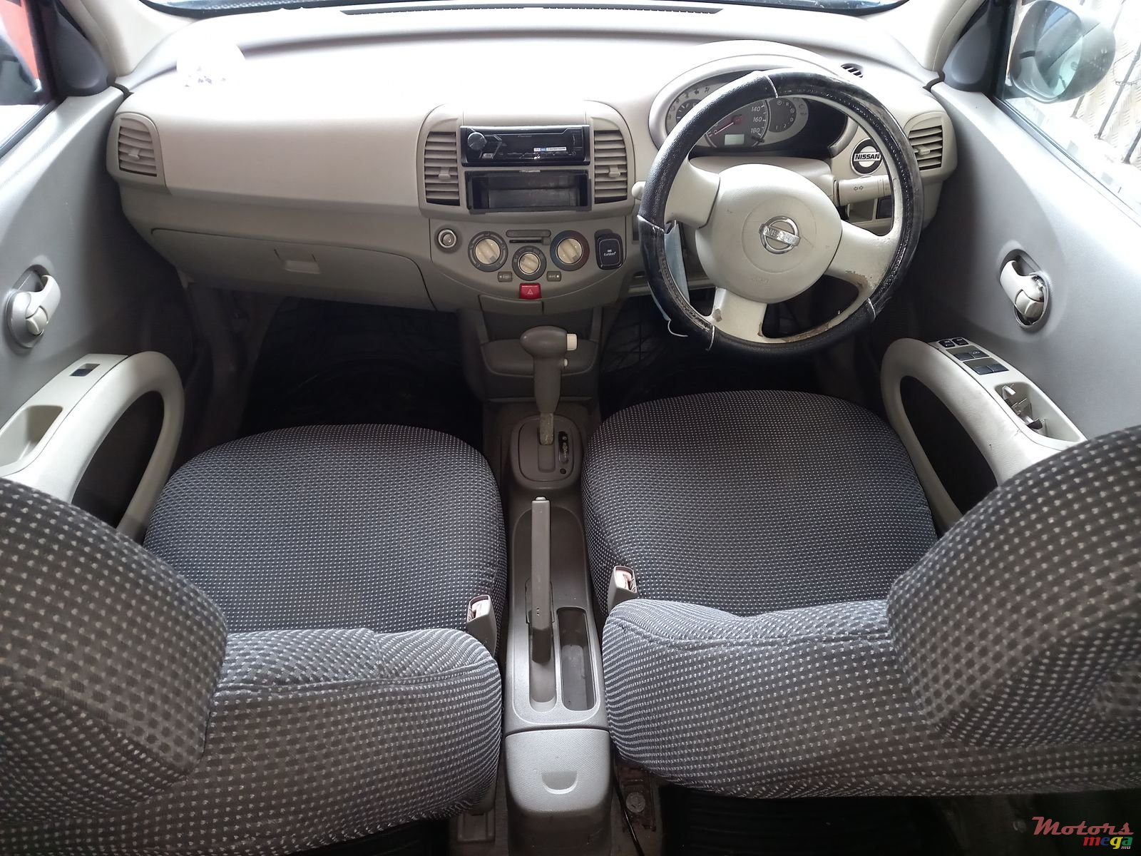 2004' Nissan photo #2