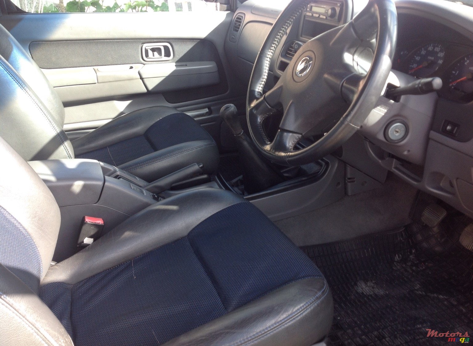 2003' Nissan photo #4