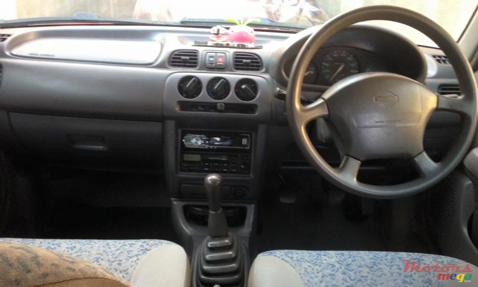 1999' Nissan photo #4