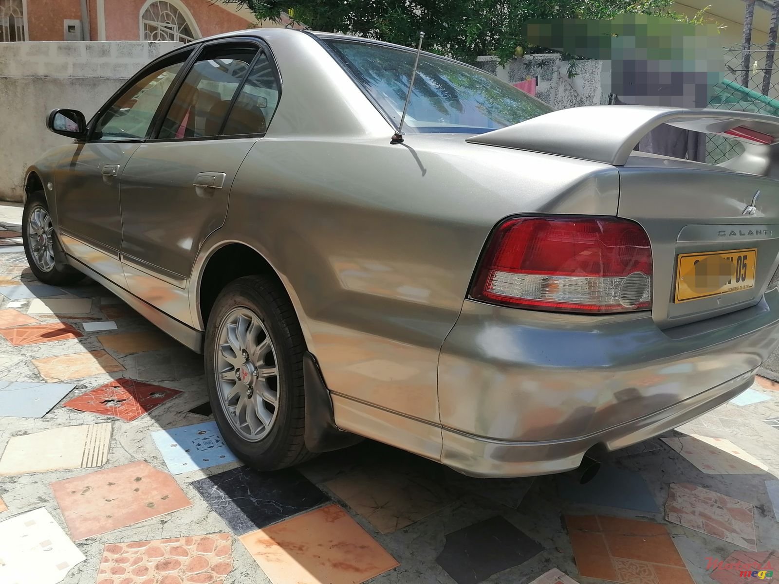 2005' Mitsubishi Galant photo #3