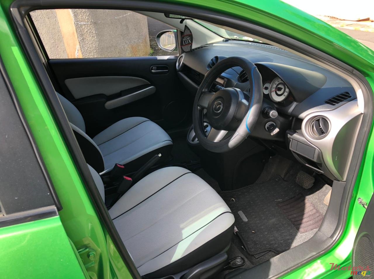 2011' Mazda Demio photo #4