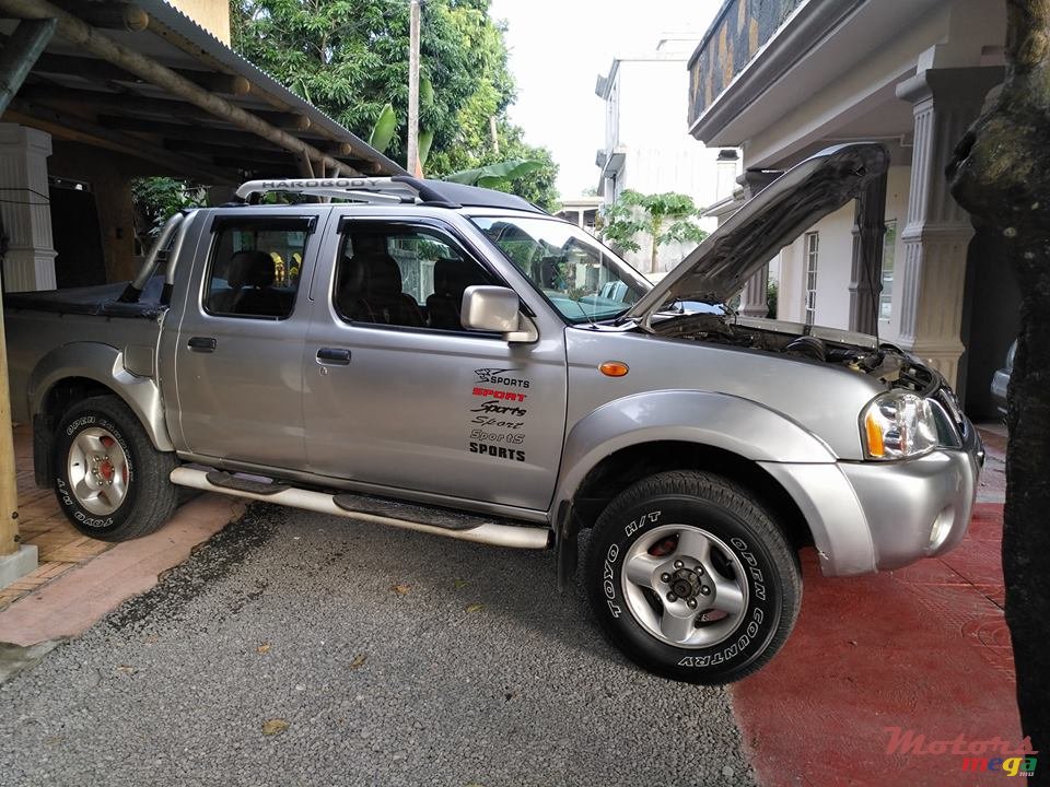 2005' Nissan Hardbody Predator photo #7