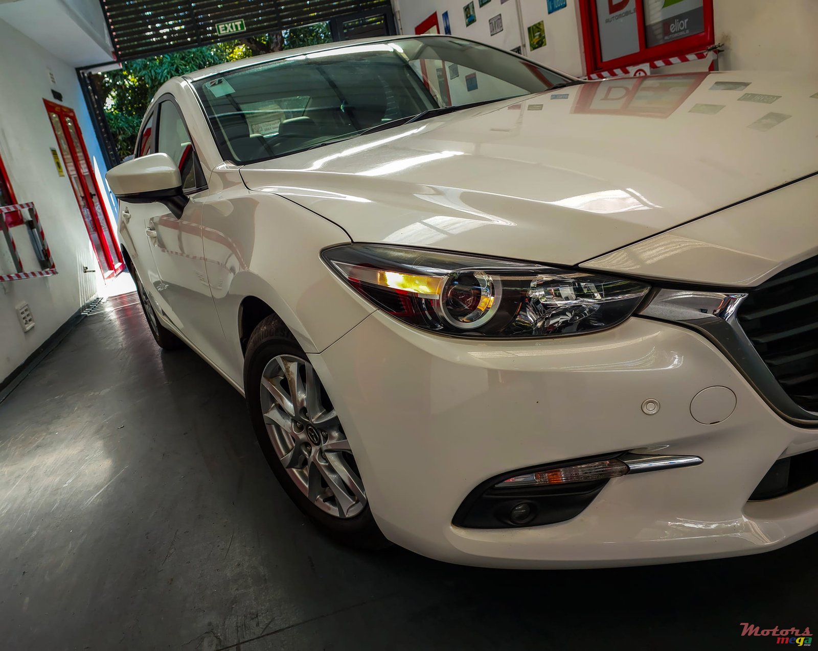 2018' Mazda 3 photo #2