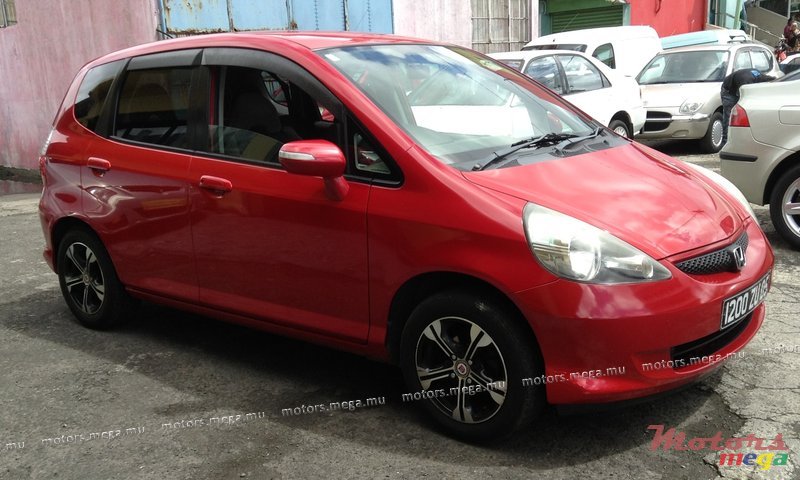 2005' Honda Fit photo #2