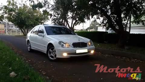 2001' Mercedes-Benz photo #1