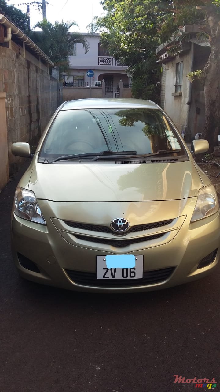 2006' Toyota Yaris photo #1