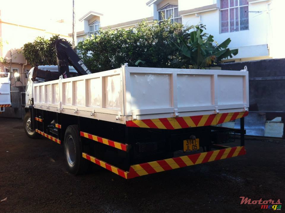 2005' Mitsubishi 6d14 photo #4