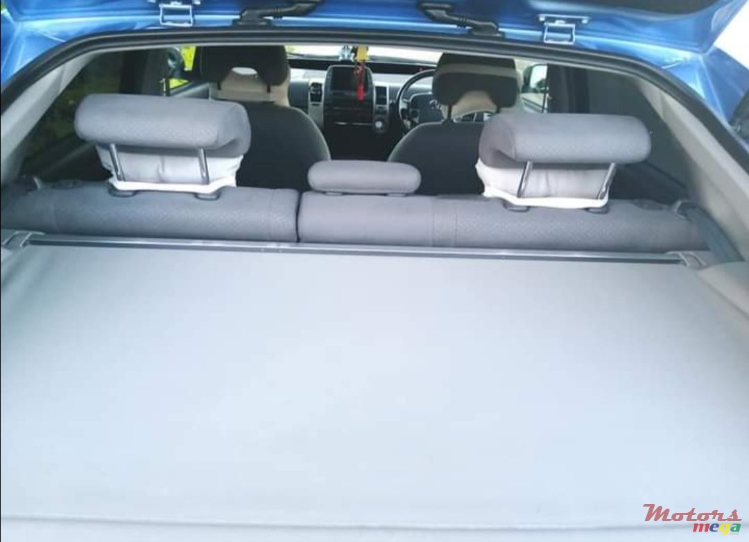 2009' Toyota Prius photo #4