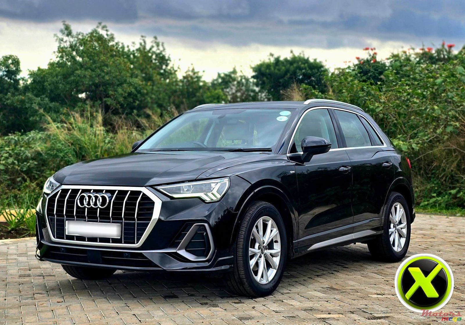 2019' Audi Q3 S-Line photo #1