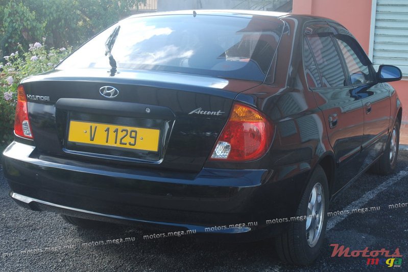 2005' Hyundai Accent photo #1