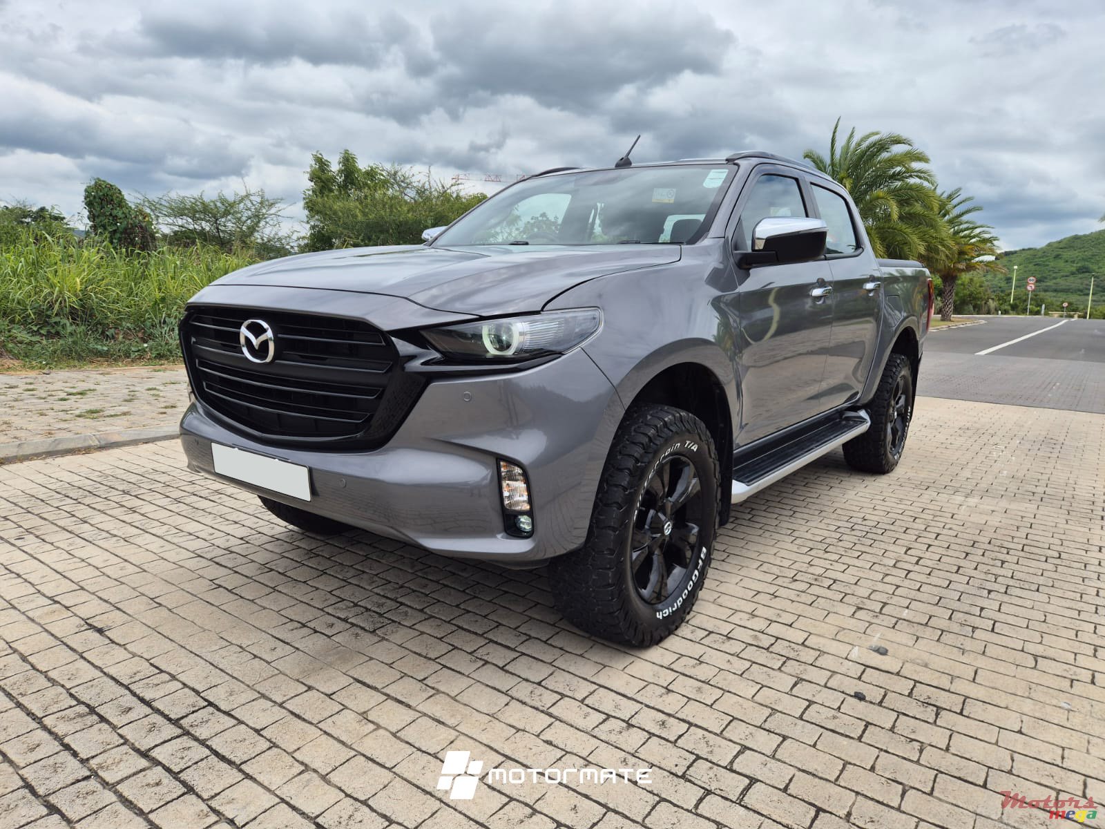 2024' Mazda BT-50 SIGNATURE photo #2