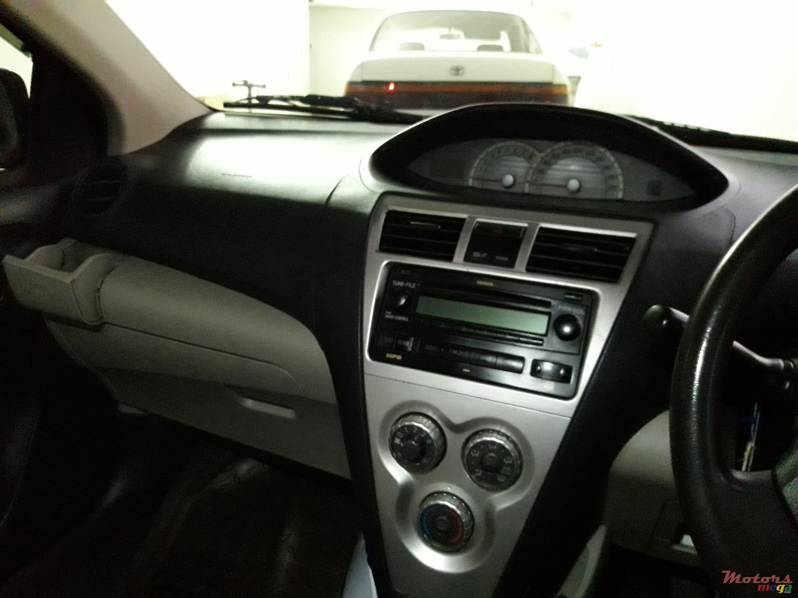 2007' Toyota Yaris photo #1