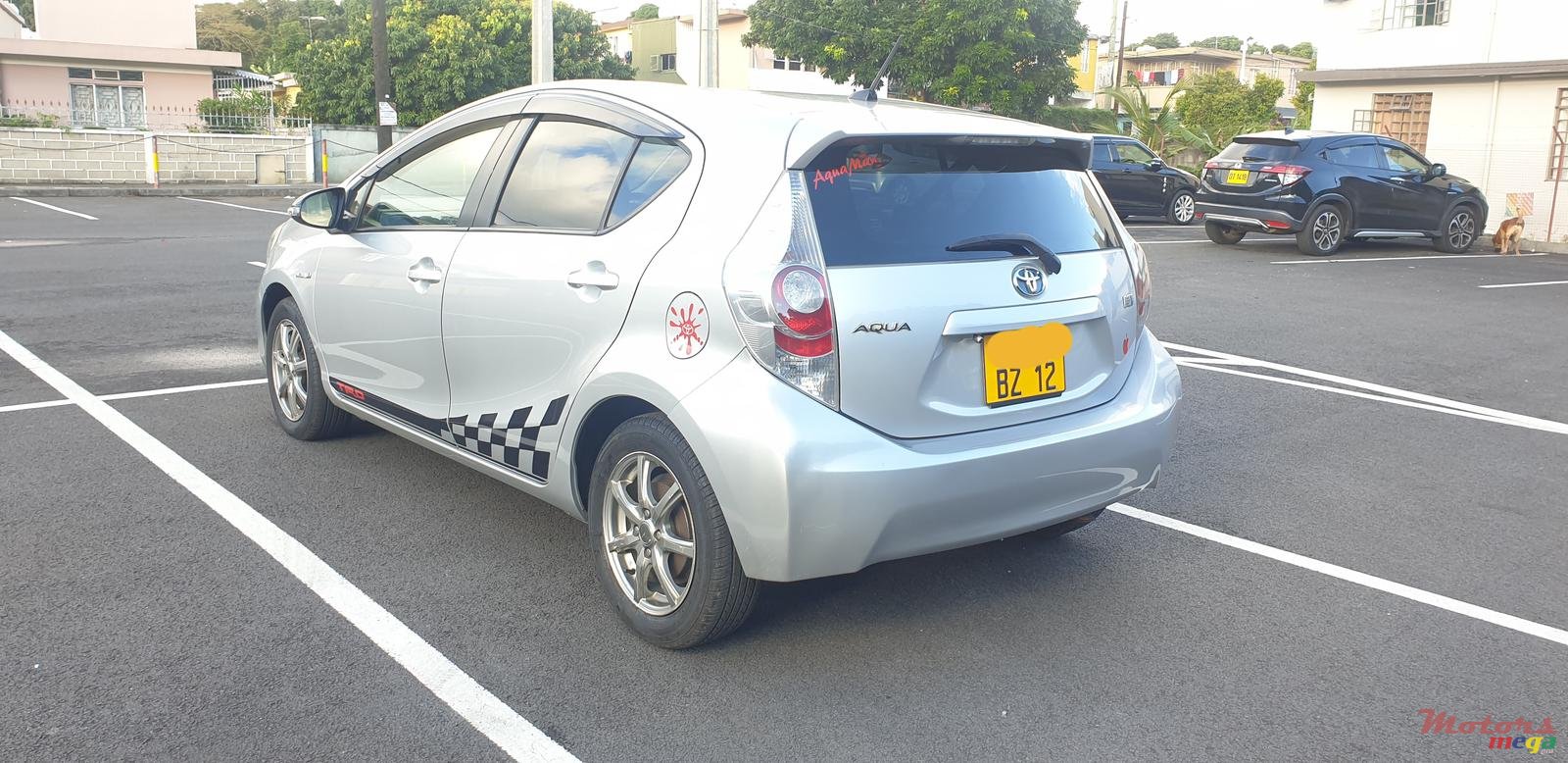 2012' Toyota Aqua photo #2