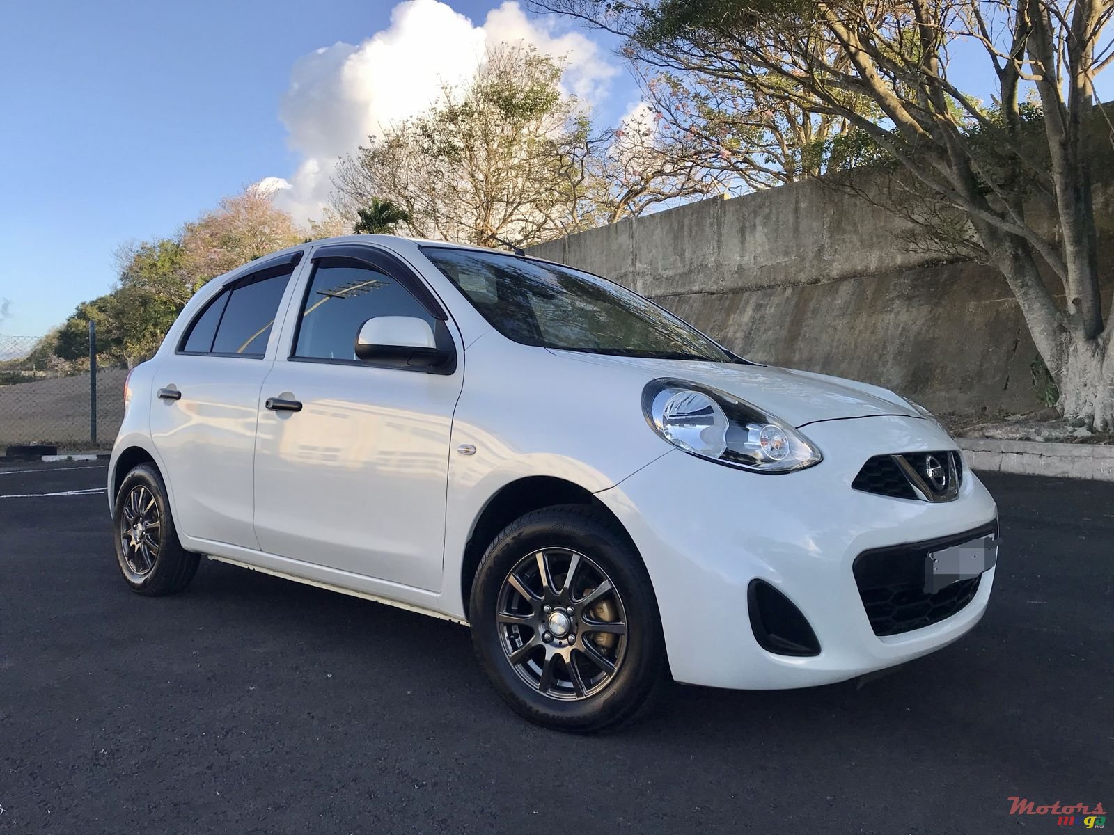 2015' Nissan March photo #1