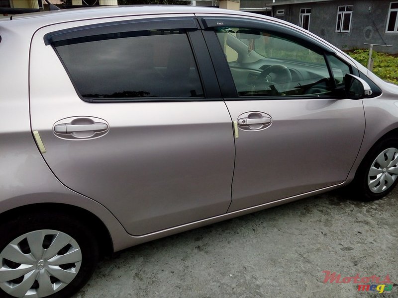 2012' Toyota Vitz photo #5