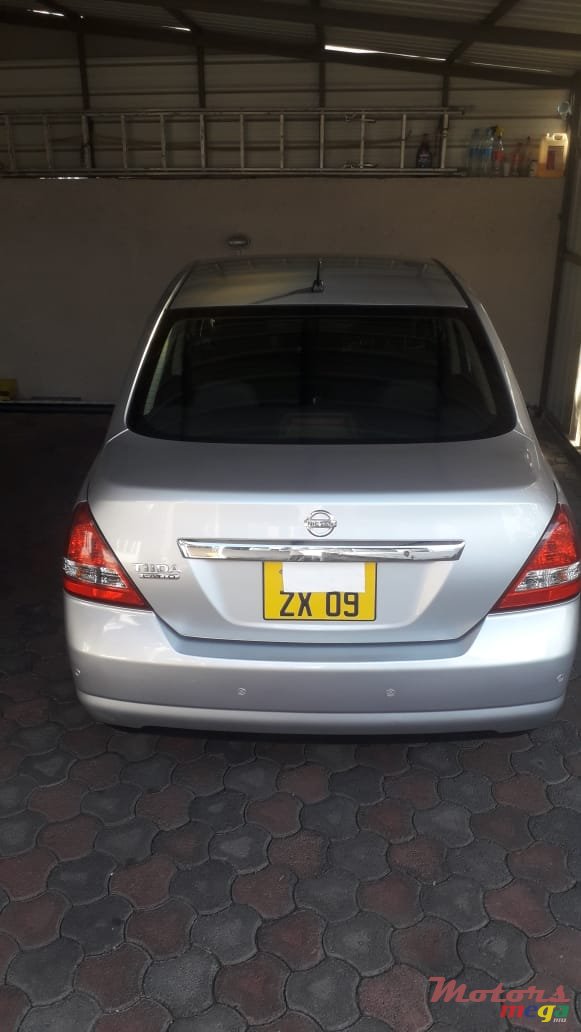 2009' Nissan Tiida photo #1