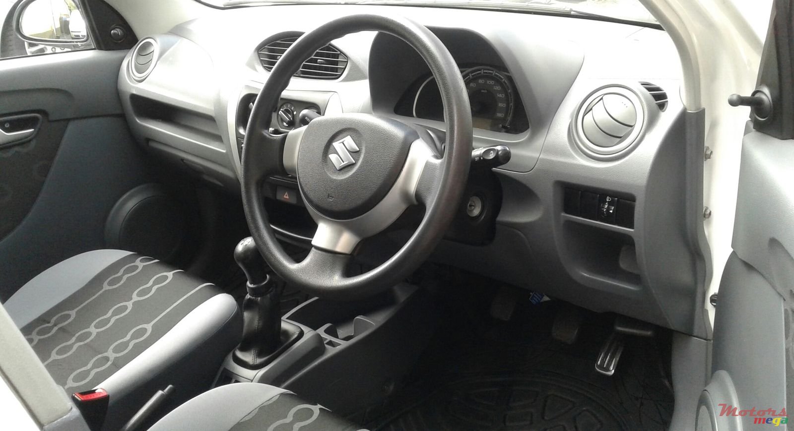 2015' Suzuki Alto 800 photo #4