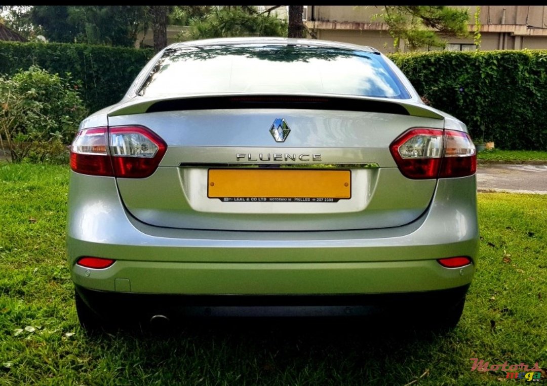 2012' Renault Fluence photo #3