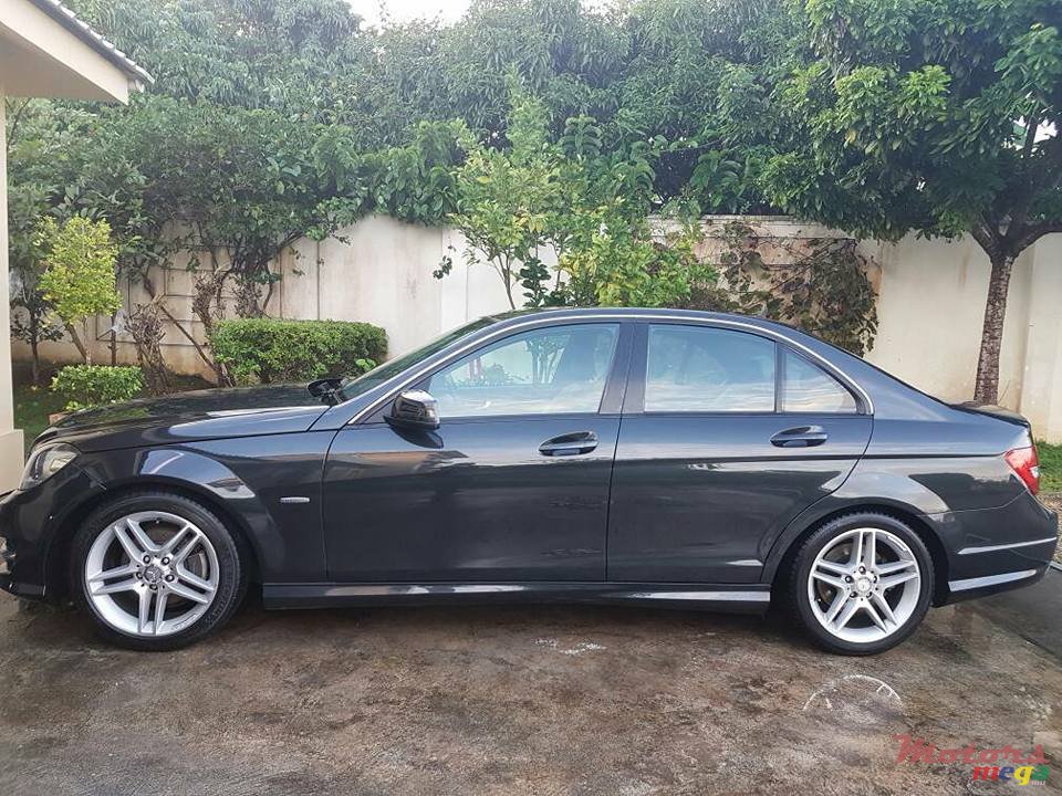 2013' Mercedes-Benz C-Class photo #2