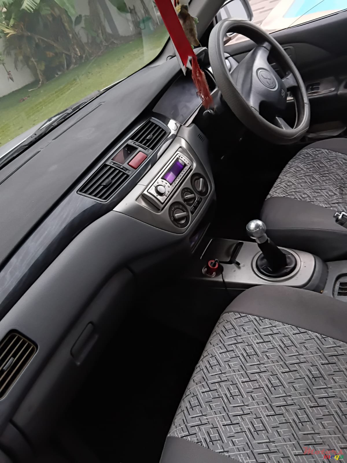 2005' Mitsubishi Lancer photo #2