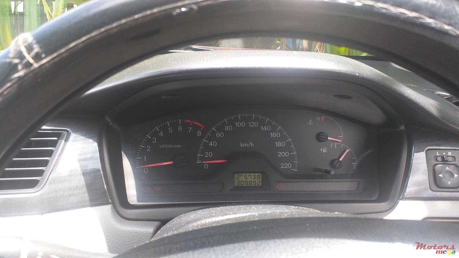 2003' Mitsubishi Lancer photo #2