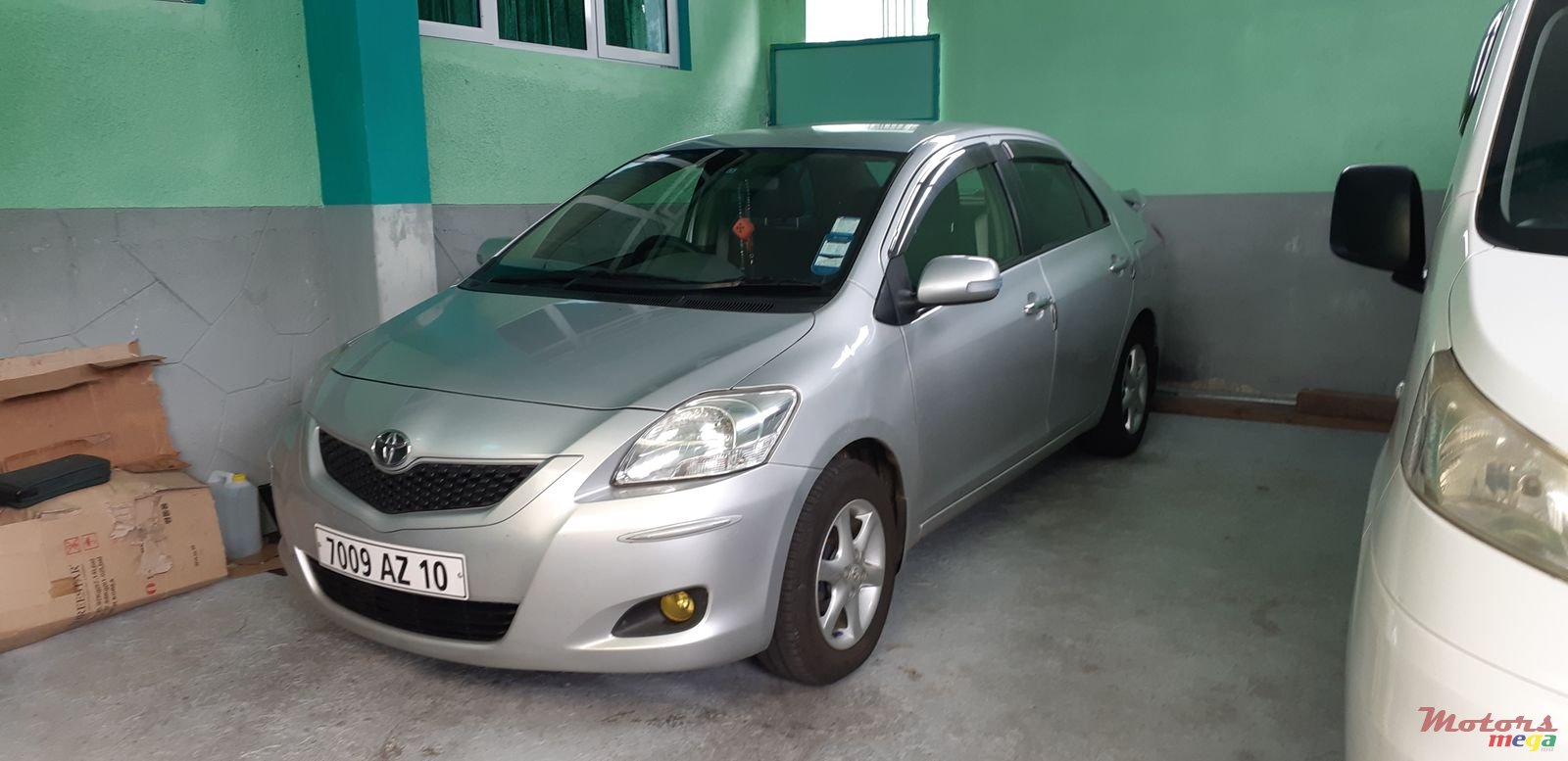 2010' Toyota Yaris photo #1