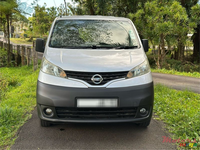 2015' Nissan NV200 Goods Vehicle photo #1