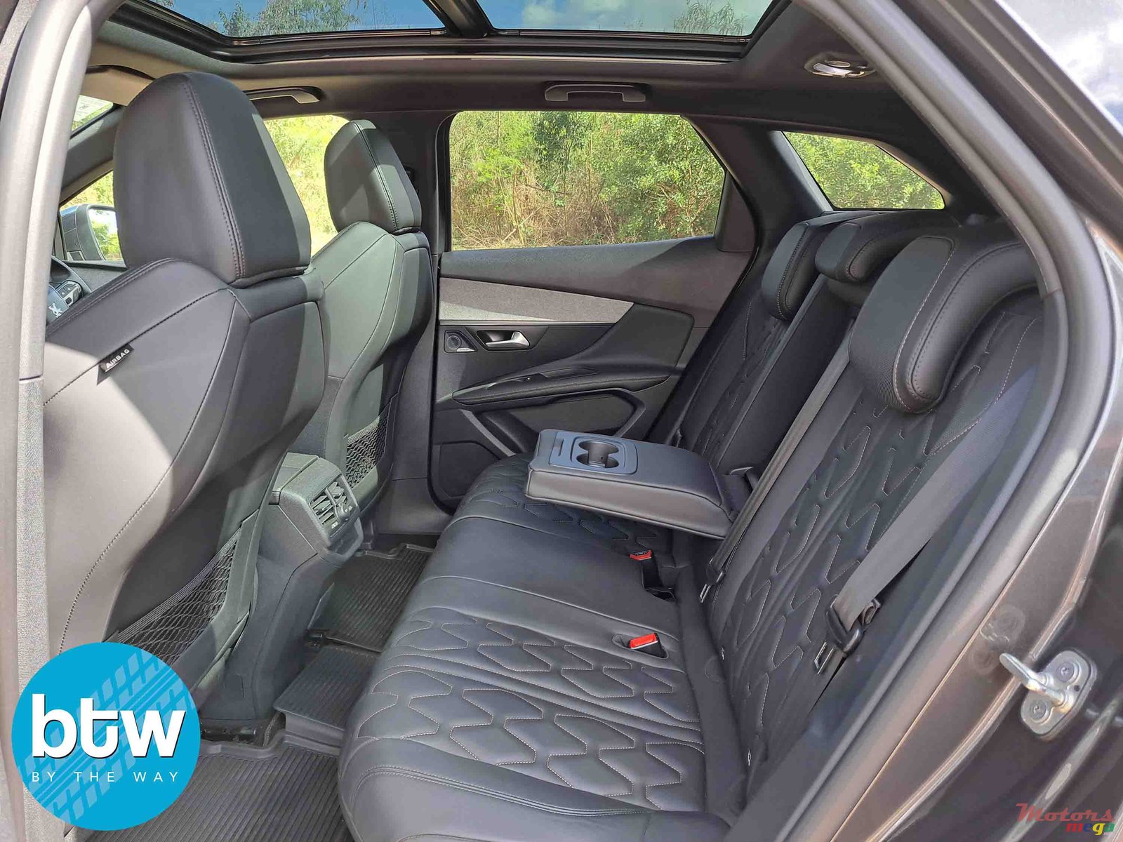 2017' Peugeot 3008 photo #3