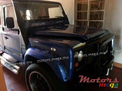 2000' Land Rover photo #1