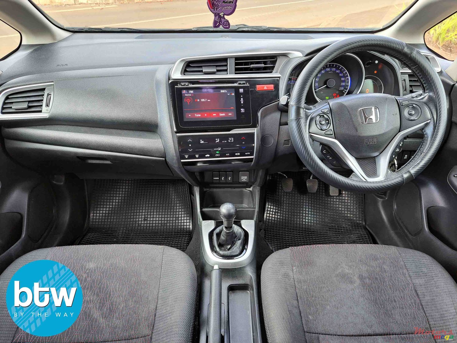 2016' Honda Jazz photo #6