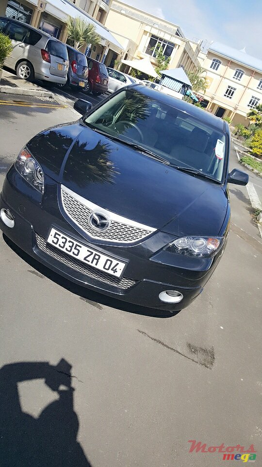 2004' Mazda Axela photo #1