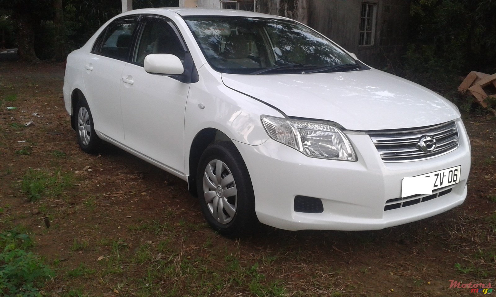 2006' Toyota Axio photo #1