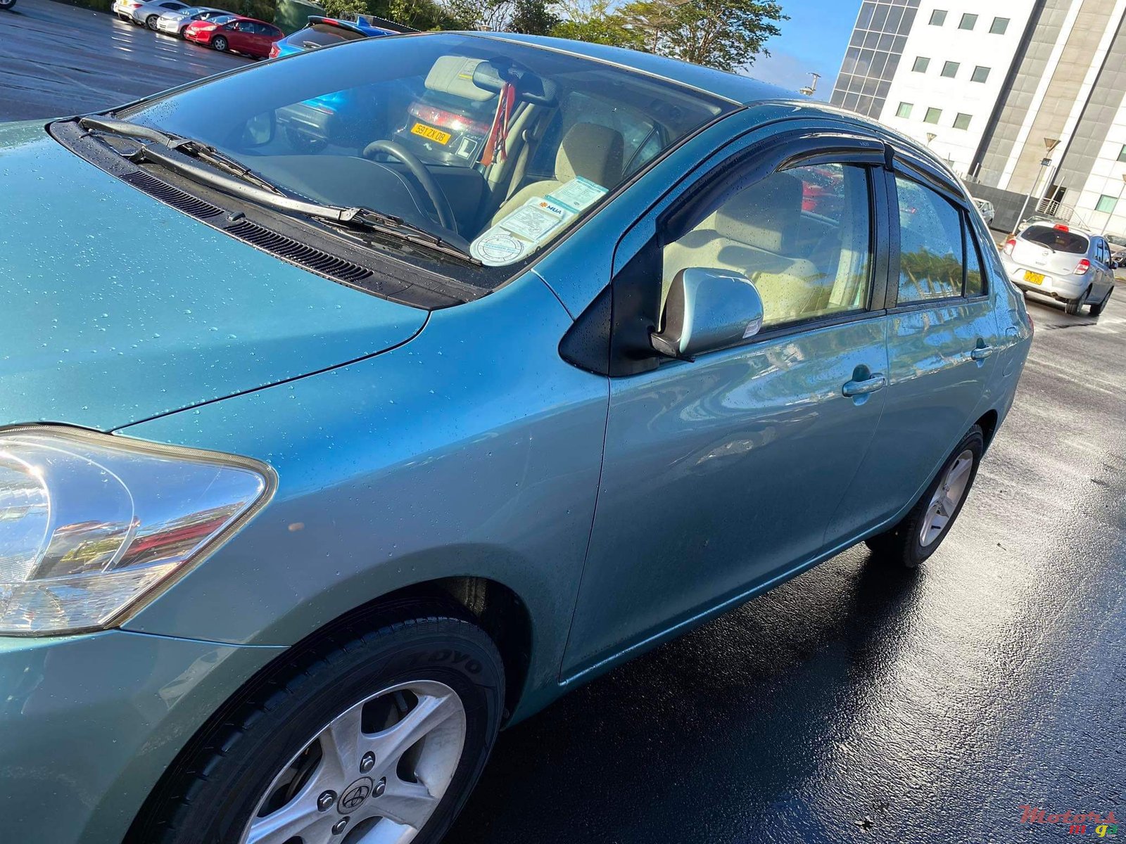 2011' Toyota Belta photo #2