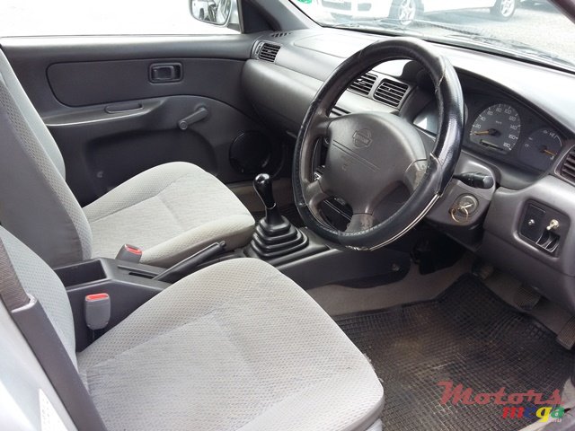 1998' Nissan B 14 photo #2