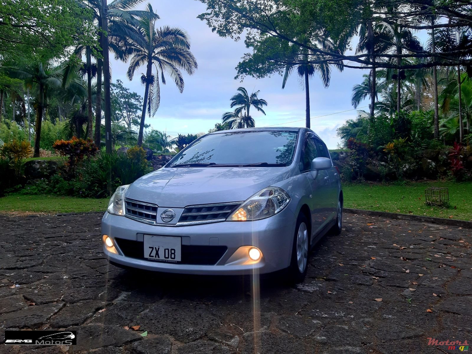 2008' Nissan Tiida photo #2