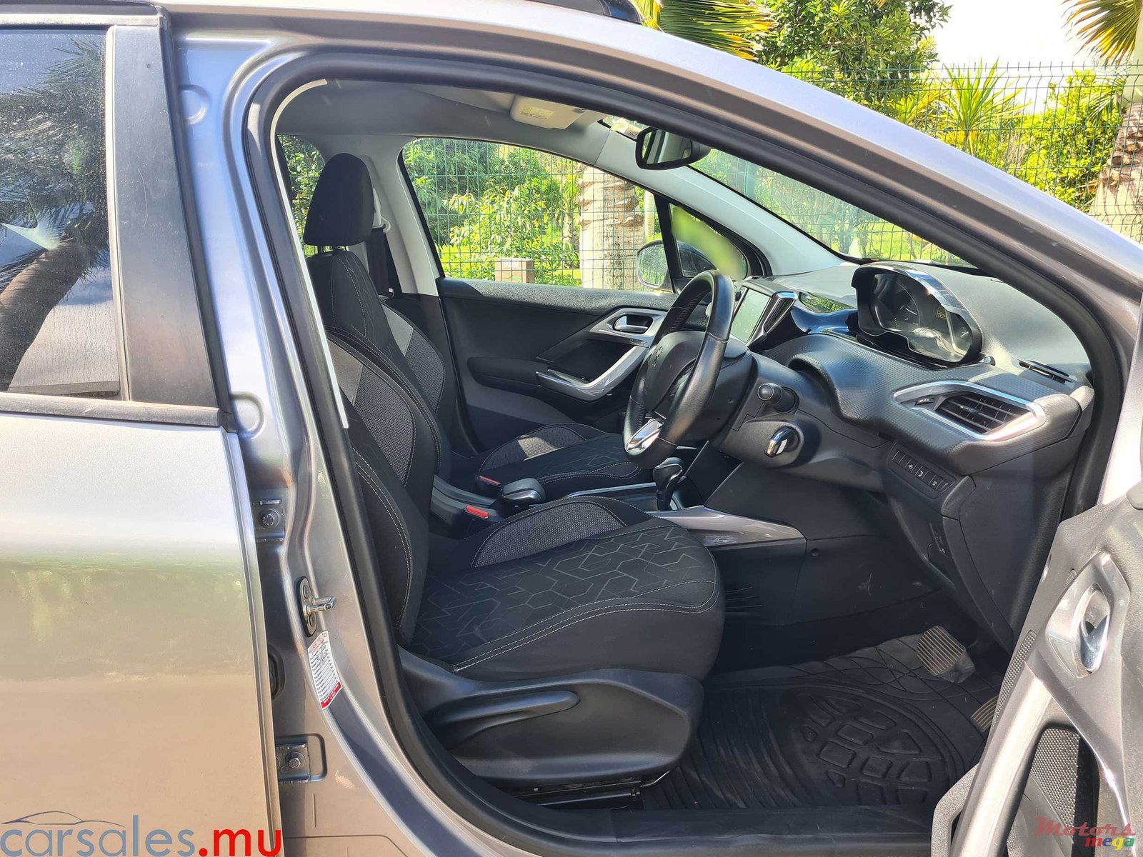 2019' Peugeot 2008 1.2T Puretech photo #5