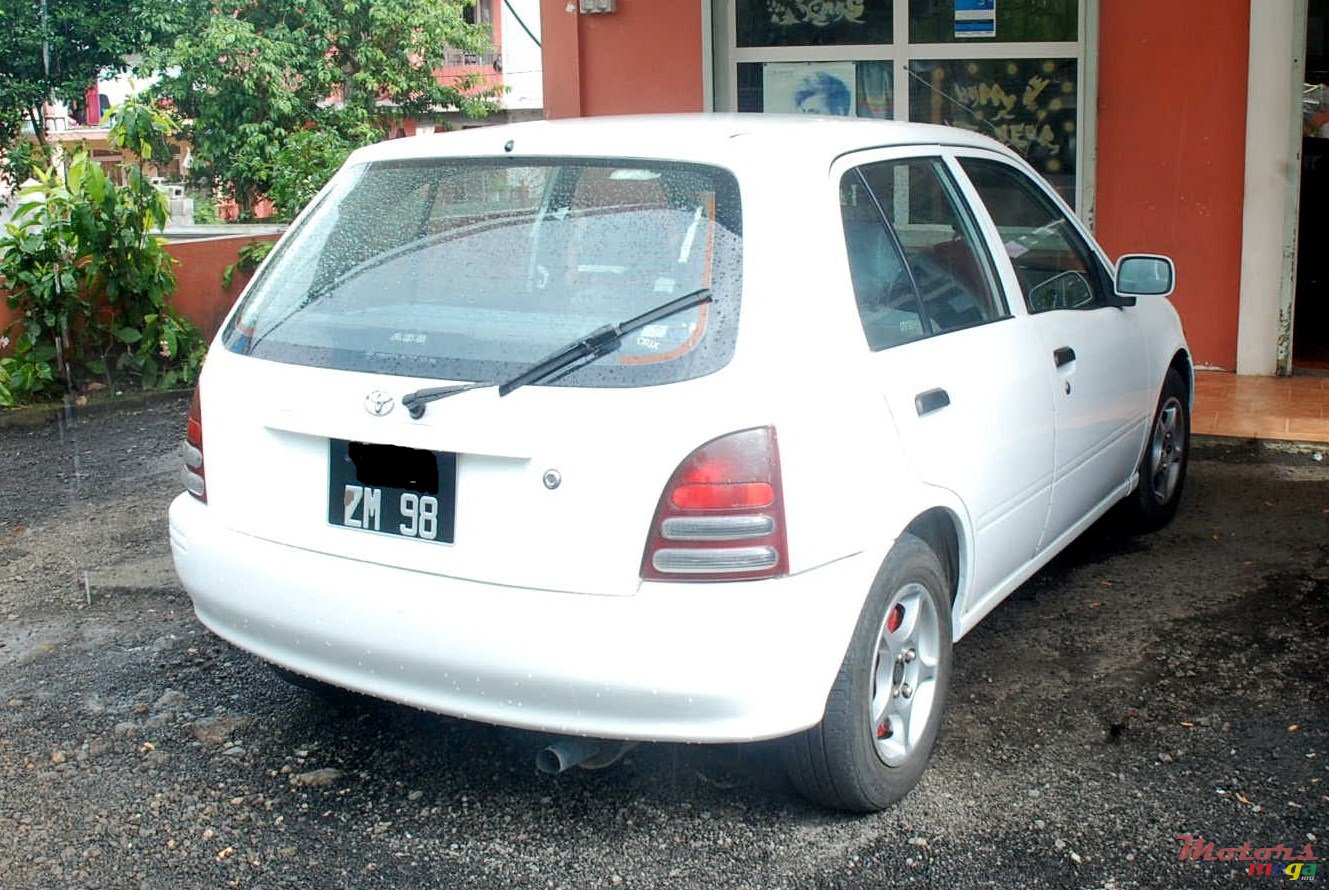 1998' Toyota Starlet photo #1