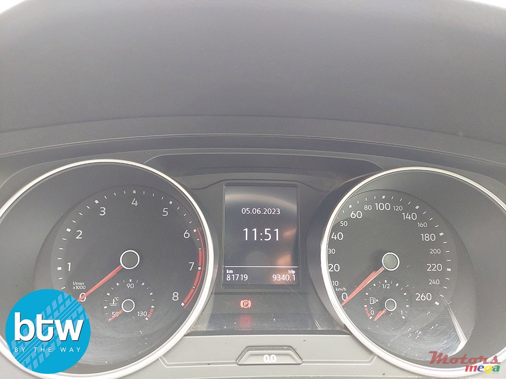 2019' Volkswagen Tiguan Allspace photo #7