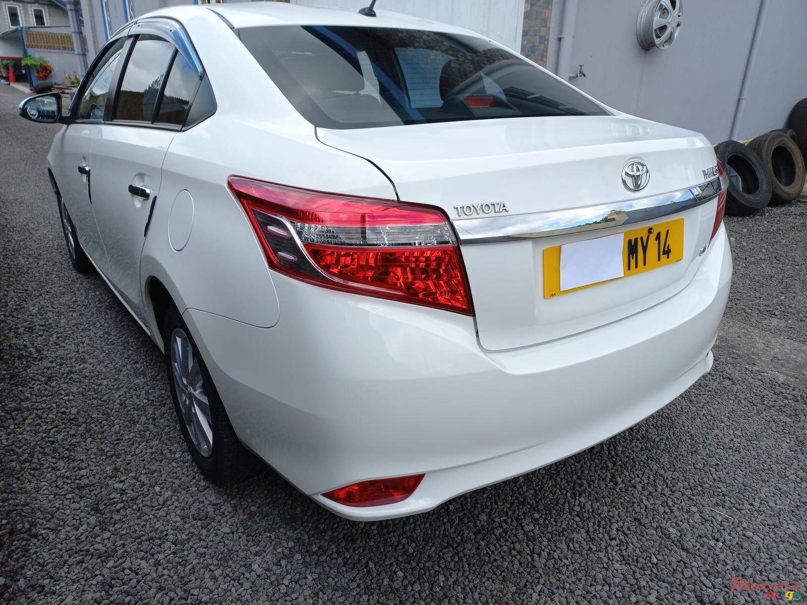 2014' Toyota Yaris Manual 1300cc photo #2